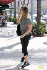 组图：希拉里-达夫加州健身逛街 惬意畅享阳光