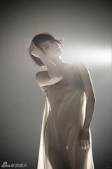 组图：陈数最新写真性感薄纱演绎曲线魅惑