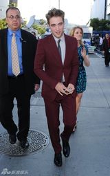 幻灯图集：《月食》洛杉矶首映 主创三人暧昧传情