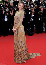 高清组图：超模芭芭拉-帕尔文露背礼服亮相戛纳