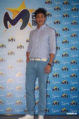 组图：何润东回应“地下女友”传闻 望40岁前成婚