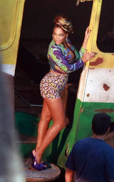 幻灯：碧昂斯与艾丽西亚合作新曲 拍MV比拼性感