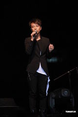 组图：林子祥李克勤开演唱会 相识多年首次合作