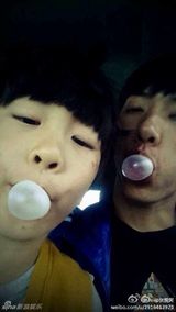 组图：张亮天天父子生活照温馨有爱