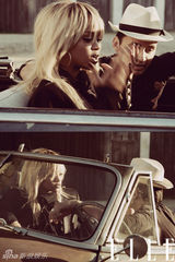 组图：蕾哈娜登《ELLE》封面 性感出镜显狂野魅力