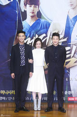 独家：权相佑珉豪帅气撑新剧 郑丽媛白衣个性