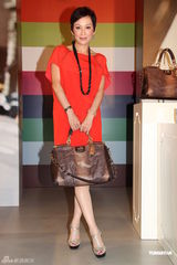 组图：廖碧儿出席时尚活动 否认林忠豪当面示爱