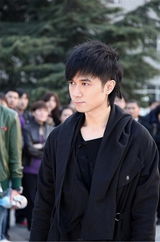 组图：古巨基执导《够朋友》MV 孙楠本色出演