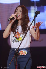 组图：谭咏麟新歌获赞 阿Sa(蔡卓妍)事前不知阿娇(钟欣桐)改名