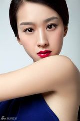 组图：穆婷婷高贵典雅宝蓝色长裙写真