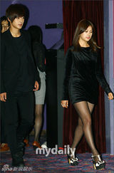 组图：金贤重郑素敏上演7集《恶作剧之吻》