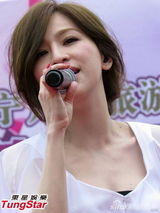 组图：王心凌穿白色薄纱裙演绎丝袜诱惑