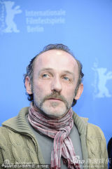 高清：《未知》发布会 黛安-克鲁格红裙娇艳受热捧