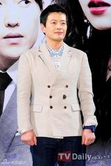 组图：韩星李宥利、郑灿宣传新剧《黄色复仇草》