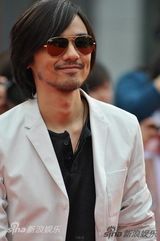 全球华语榜中榜揭晓 冯德伦斩获最佳新晋导演奖