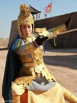 组图：陈紫函黄金盔甲写真 显巾帼女将英姿