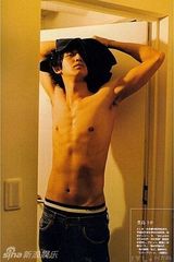 策划：上杂志被脱光的日本一线男星 全裸肉搏战