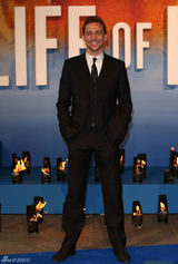 组图：李安《少年派》英国首映 红人“洛基”捧场