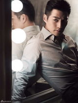 组图：严屹宽杜若溪携手登封面 在一起最幸福