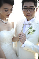 高清图：陈数赵胤胤完婚浪漫拥吻 海边深情凝视