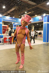 组图：澳门成人展香艳四射 AV郭采洁遭胯下窥阴