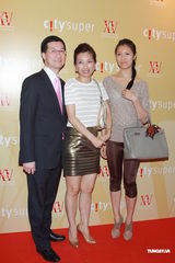 组图:蔡一智等出席活动 蒙嘉慧生日郑伊健送钻饰