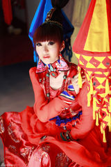 组图：旺姆写真演绎藏族风情