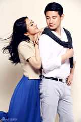 组图：钱泳辰刘思彤杂志大片 默契演绎完美爱情