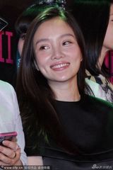 组图：李小璐与李静玩自拍 素颜显眼袋雷人