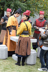 组图：《带刀女捕快》无锡探班 佘诗曼捕快造型曝光