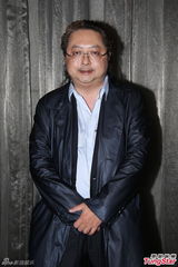 组图：张敬轩重返TVB拍新剧 扬言努力做好