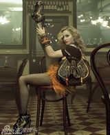 幻灯图集：麦当娜最新广告曝光 天后变身洗碗妇