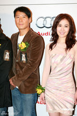 幻灯图：《志明与春娇》首映 杨千嬅调侃余文乐