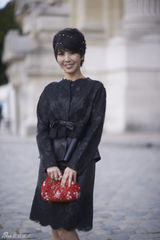 组图： 许茹芸镶钻黑丝面纱巴黎魅影