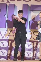 组图：中韩明星齐聚搜寻人气大奖颁奖礼  