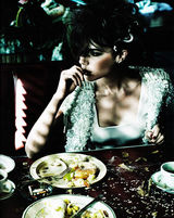 幻灯：维多利亚德国版《Vogue》写真 展绝美曲线