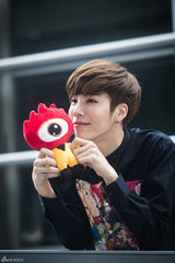 高清组图：独家对话韩国摇滚花美男鲁敏宇