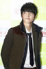 高清组图：宋钟基韩艺瑟新片《攒钱罗曼史》试映会