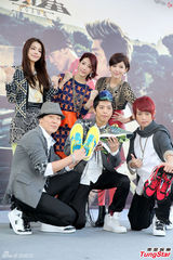 组图：Dream Girls性感站台 小宇宙大跳求爱舞