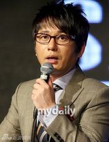 组图：韩国歌手申胜勋发专辑 纪念出道20周年