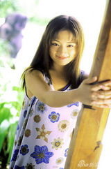 组图：滨崎步少女泳装照曝光 婴儿肥容貌变化大