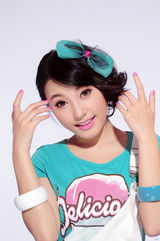 组图：快乐女声庆六一 成都唱区10强“卖萌”