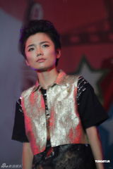 组图：罗志祥出席活动迟到玩求婚 刘心许飞同台