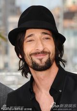 高清：开幕片《午夜巴黎》发布会 影帝阿德里安亮相