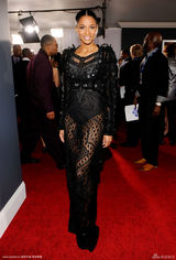 高清组图：格莱美红毯 席亚拉蕾丝长裙性感神秘 