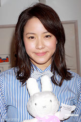 幻灯：林嘉欣关爱血癌患者 谈续约称要看公司诚意