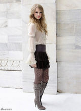 组图：泰勒-斯威夫特亮相米兰时装周装扮甜美