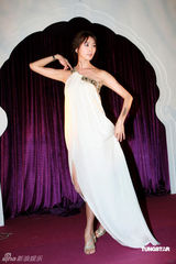 幻灯图集：林志玲代言腕表 长裙飘逸似女神