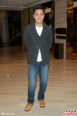 组图：胡杏儿钟嘉欣着古装贺杨潮凯江叮叮婚礼