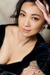 组图：赵雪莲曝性感写真 浅秀酥胸极致魅惑